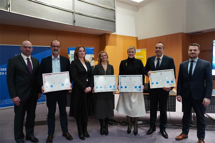 Slika /Fotografije 3/Fotografije 4/DSC03051.JPG